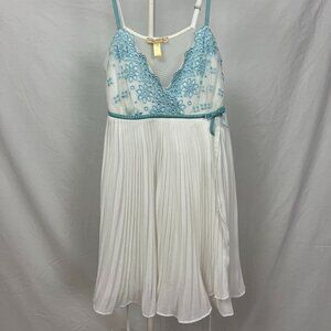 Flora Nikrooz Blue Floral Chemise Lingere Flowy Pleated Top/Nightgown Size S/M